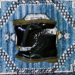 dr. marten boots 🕷️